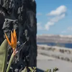 火山口元素套房旅馆 Akrotírion