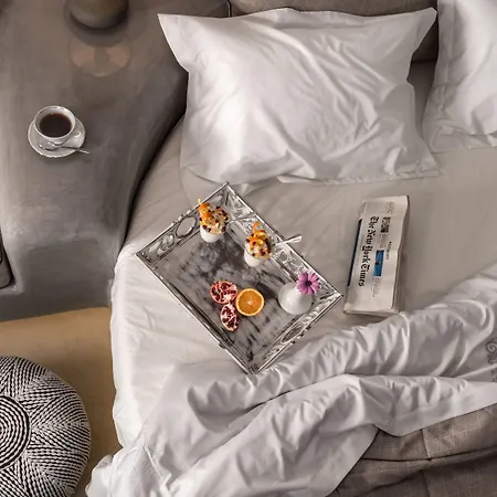 فندق إليمنتس أوف كالديرا سويتس