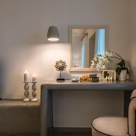 Elements Of Caldera Akrotírion