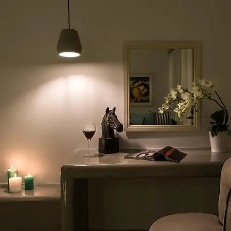 فندق إليمنتس أوف كالديرا سويتس 4*