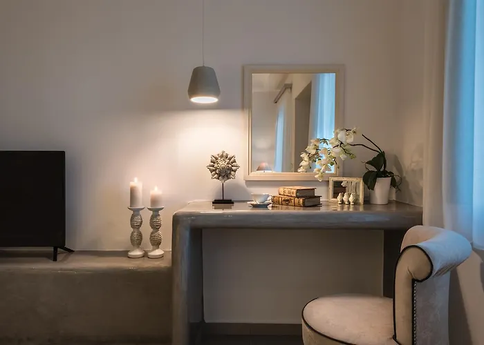 Elements Of Caldera Akrotírion